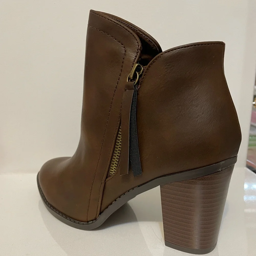 TrendSup Collection Buffy - 20 Side Zipper Chunky Stacked Heel Booties - Picture 4 of 5